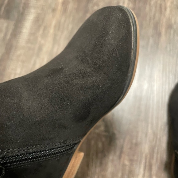 Cat & Jack Black Booties 8 - Picture 7 of 8